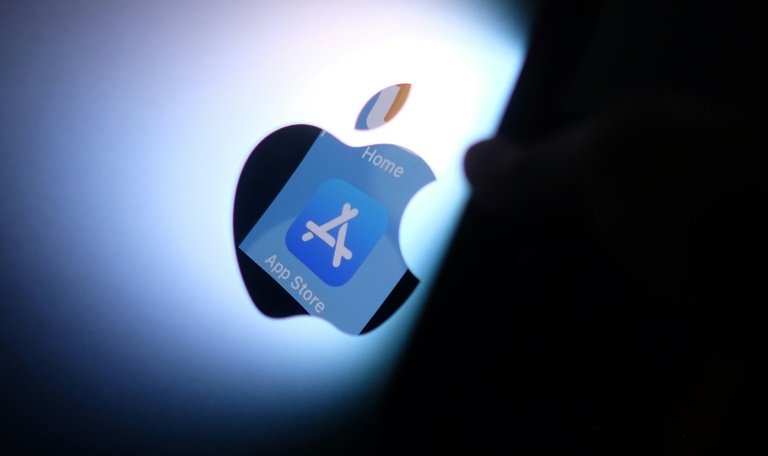 Apple abre iPhone para pagamentos sem taxas: impacto na economia digital