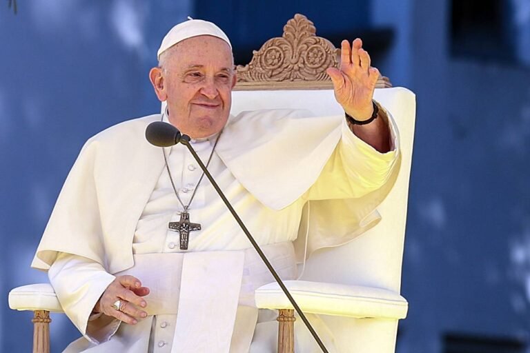 Desinformação nas redes sociais: o impacto da falsa notícia sobre o Papa Francisco