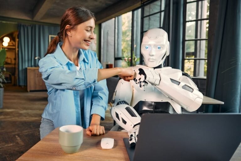 Inteligência Artificial impulsiona criatividade de profissionais brasileiros diz pesquisa